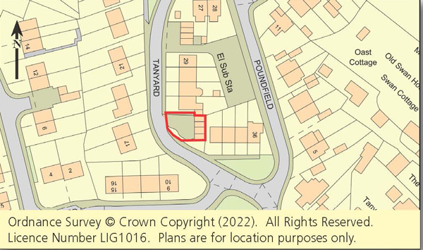 Lot: 63 - GARAGES AND LAND WITH POTENTIAL FOR DEVELOPMENT -